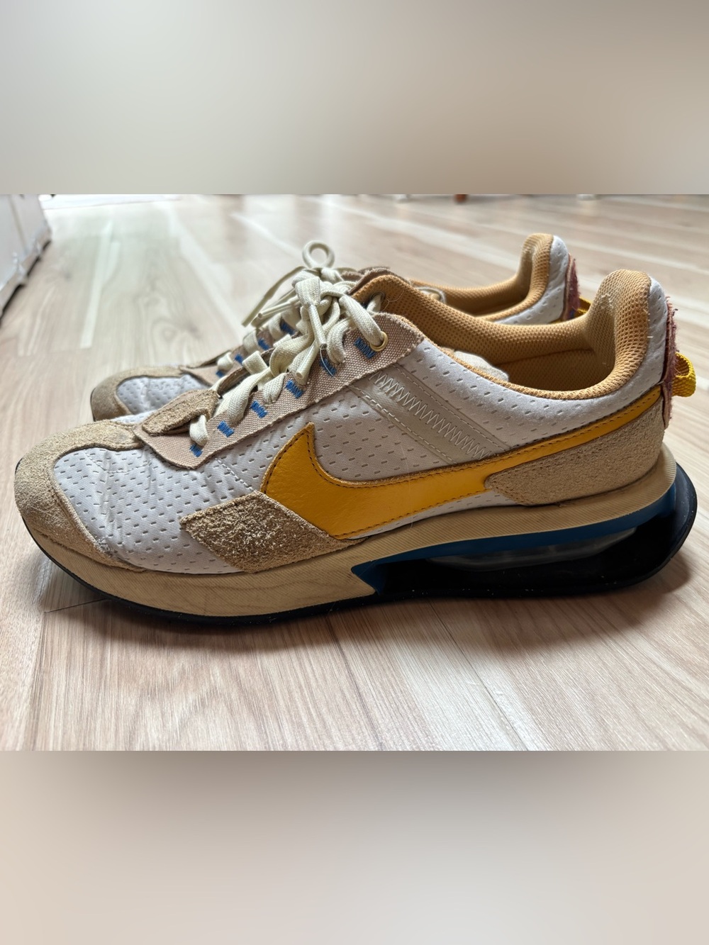 Nike Men's AIR MAX PRE-Day Twine/Pollen-Light Bone-Game Royal Running Shoe US 10